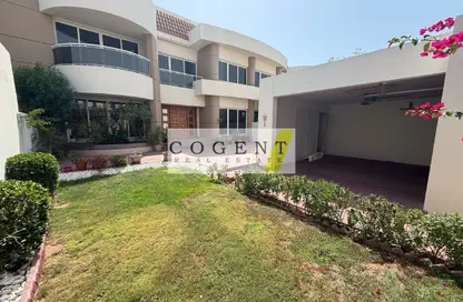 Villa - 4 Bedrooms - 5 Bathrooms for rent in Jumeirah 1 - Jumeirah - Dubai