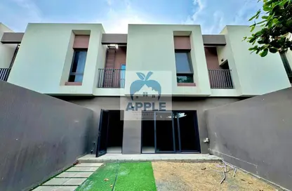 شقة - 2 غرف نوم - 4 حمامات للايجار في سراب 2 - الجادة - الشارقة