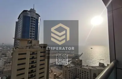 شقة - 2 غرف نوم - 3 حمامات للايجار في مساكن كورنيش عجمان - طريق كورنيش عجمان - عجمان