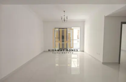 Apartment - 1 Bedroom - 2 Bathrooms for rent in Muwaileh 29 Building - Muwaileh - Sharjah