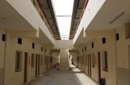 سكن عمال - استوديو - 5 حمامات للايجار في الجرف الصناعية - عجمان