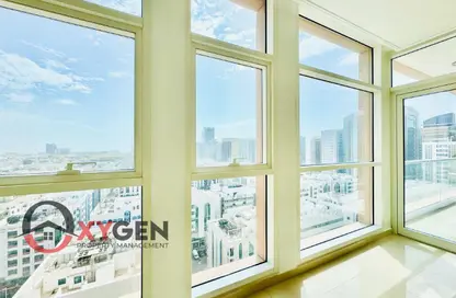 Apartment - 3 Bedrooms - 4 Bathrooms for rent in United Square - Al Khalidiya - Abu Dhabi