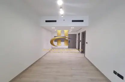 Apartment - 3 Bedrooms - 3 Bathrooms for rent in Binghatti LUNA - Jumeirah Village Circle - Dubai