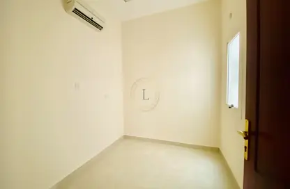 Apartment - 3 Bedrooms - 3 Bathrooms for rent in Al Dafeinah - Asharej - Al Ain