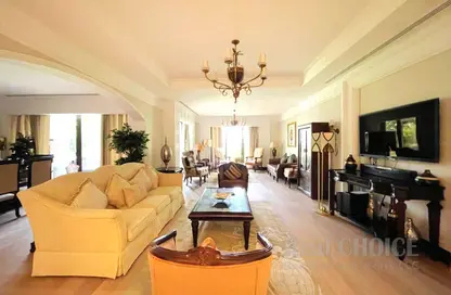 Villa - 5 Bedrooms - 6 Bathrooms for sale in Jumeirah Zabeel Saray - The Crescent - Palm Jumeirah - Dubai