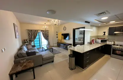 شقة - غرفة نوم - 1 حمام للايجار في المساكن الحمراء - مدينة دبي الرياضية - دبي