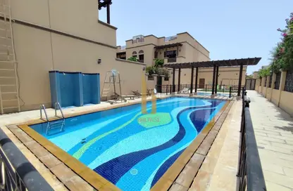 فيلا - 4 غرف نوم - 4 حمامات للايجار في فلل الجميرا 1 - جميرا 1 - الجميرا - دبي