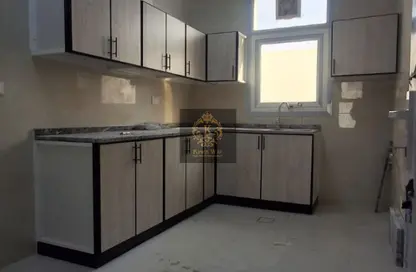 Villa - 2 Bedrooms - 2 Bathrooms for rent in Baniyas - Abu Dhabi