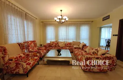Living Room image for: Apartment - 3 Bedrooms - 3 Bathrooms for rent in Kamoon 4 - Kamoon - Old Town - Dubai, Image 1