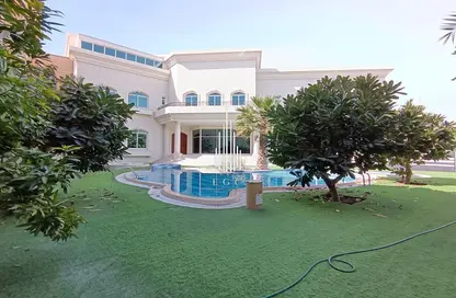 صورة لـ حوض سباحة فيلا - 6 غرف نوم - 7 حمامات للايجار في الكرامة - أبوظبي ، صورة رقم 1