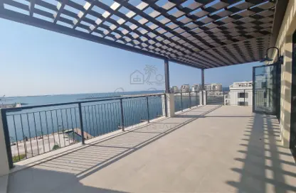 Terrace image for: Apartment - 4 Bedrooms - 3 Bathrooms for rent in Port de La Mer - La Mer - Jumeirah - Dubai, Image 1