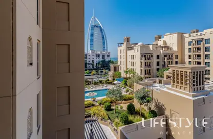 Apartment - 2 Bedrooms - 2 Bathrooms for sale in Lamtara 2 - Madinat Jumeirah Living - Umm Suqeim - Dubai
