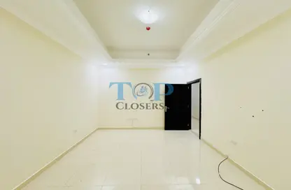 شقة - غرفة نوم - 2 حمامات للايجار في بيدا بن عمار - اشارج - العين