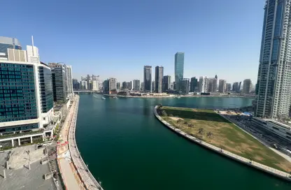 شقة - غرفة نوم - 2 حمامات للايجار في حافة الخليج - الخليج التجاري - دبي