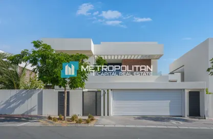 Villa - 5 Bedrooms - 6 Bathrooms for sale in West Yas - Yas Island - Abu Dhabi