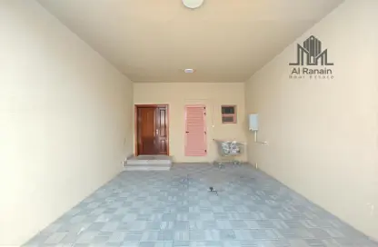 صورة لـ غرفة فارغة فيلا - 4 غرف نوم - 5 حمامات للايجار في بيدا بن عمار - اشارج - العين ، صورة رقم 1