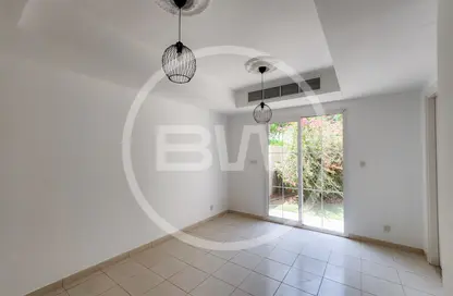 Villa - 2 Bedrooms - 3 Bathrooms for rent in Springs 5 - The Springs - Dubai