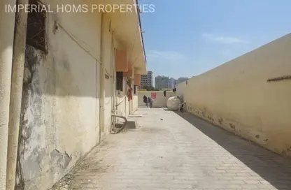 عمارة بالكامل - 8 غرف نوم - 2 حمامات للبيع في أبراج الراشدية - الراشدية - عجمان وسط المدينة - عجمان