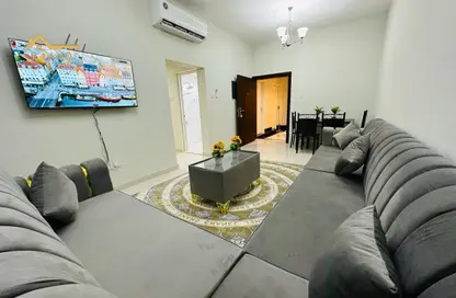 شقة - 2 غرف نوم - 2 حمامات للايجار في برج الكورنيش - طريق كورنيش عجمان - عجمان