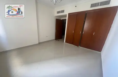 شقة - غرفة نوم - 1 حمام للايجار في التعاون 1 - أبراج التعاون - الخان - الشارقة