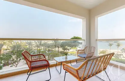 Apartment - 2 Bedrooms - 3 Bathrooms for sale in Al Hatimi - Shoreline Apartments - Palm Jumeirah - Dubai