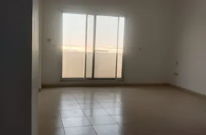 شقة - 2 غرف نوم - 3 حمامات للايجار في كيو بوينت - دبي لاند - دبي