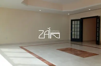 شقة - 3 غرف نوم - 3 حمامات للايجار في شارع حمدان - أبوظبي