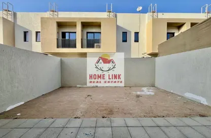 Townhouse - 2 Bedrooms - 4 Bathrooms for rent in Nasma Residence - Al Tai - Sharjah