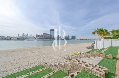 Villa - 4 Bedrooms - 6 Bathrooms for rent in Garden Homes Frond B - Garden Homes - Palm Jumeirah - Dubai