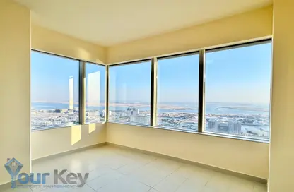 Apartment - 1 Bedroom - 2 Bathrooms for rent in Landmark Tower - Corniche Road - Abu Dhabi