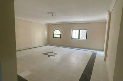 شقة - 3 غرف نوم - 4 حمامات للايجار في مبنى القاسمية 10 - المحطة - القاسمية - الشارقة