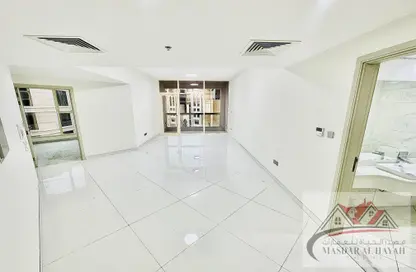 Apartment - 3 Bedrooms - 3 Bathrooms for rent in Muwaileh 29 Building - Muwaileh - Sharjah