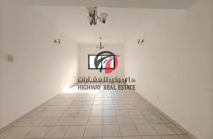 Office Space - Studio - 1 Bathroom for rent in Al Muteena - Deira - Dubai
