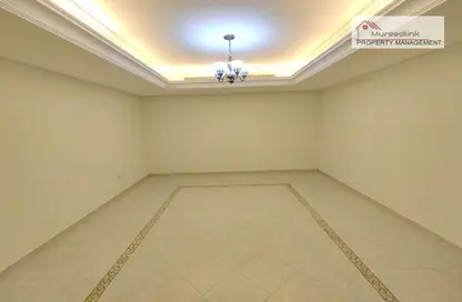 صورة لـ غرفة فارغة فيلا - 5 غرف نوم - 7 حمامات للايجار في آل نهيان - أبوظبي ، صورة رقم 1