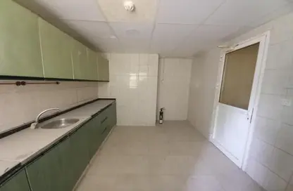 Kitchen image for: Villa - 4 Bedrooms - 5 Bathrooms for rent in Al Sabkha - Al Riqqa - Sharjah, Image 1
