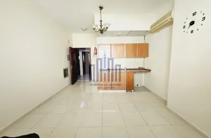 Apartment - 1 Bathroom for rent in Fire Station Road - Muwaileh - Sharjah