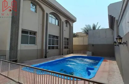 Villa - 4 Bedrooms - 5 Bathrooms for rent in Jumeirah 1 Villas - Jumeirah 1 - Jumeirah - Dubai