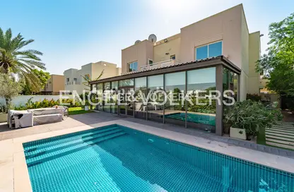 Villa - 5 Bedrooms - 5 Bathrooms for sale in Meadows 6 - Meadows - Dubai