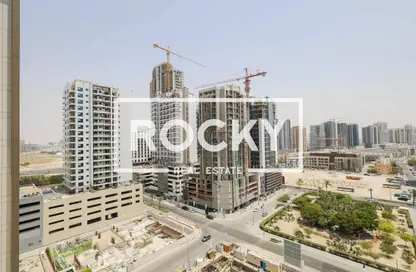 شقة - غرفة نوم - 2 حمامات للايجار في ديستريكت 17 - قرية الجميرا سركل - دبي