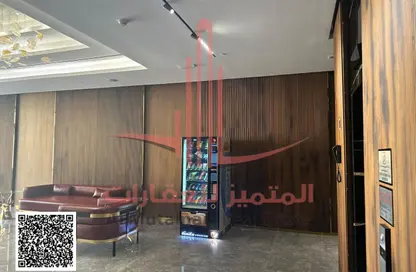 عمارة بالكامل - 8 غرف نوم - 8 حمامات للبيع في بناية ابناء صقر - 1 الحميدية - الحميدية - عجمان