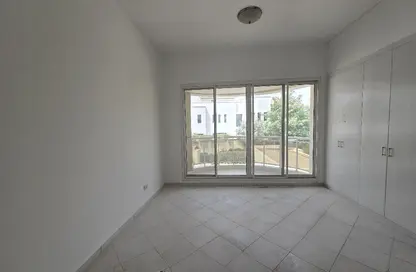Villa - 4 Bedrooms - 6 Bathrooms for rent in Jumeirah 1 Villas - Jumeirah 1 - Jumeirah - Dubai
