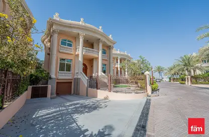 Outdoor House image for: Villa - 5 Bedrooms - 7 Bathrooms for sale in Kempinski Palm Residence - The Crescent - Palm Jumeirah - Dubai, Image 1