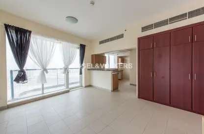 Apartment - 1 Bathroom for rent in Ice Hockey - Dubai Sports City - Dubai