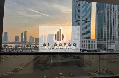 شقة - 2 غرف نوم - 3 حمامات للايجار في برج الحفيت - الخان - الشارقة