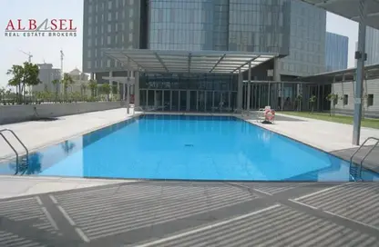 صورة لـ حوض سباحة شقة - 1 حمام للبيع في برج سنترال بارك السكني - برج سنترال بارك - مركز دبي المالي العالمي - دبي ، صورة رقم 1