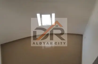 شقة - غرفة نوم - 2 حمامات للايجار في مبنى جيباس 3 - الراشدية 2 - الراشدية - عجمان