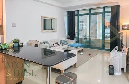 Living / Dining Room image for: Apartment - 1 Bedroom - 1 Bathroom for sale in Marina Crown - Dubai Marina - Dubai, Image 1
