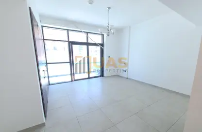Apartment - 1 Bedroom - 2 Bathrooms for rent in Jumeirah Garden City - Al Satwa - Dubai