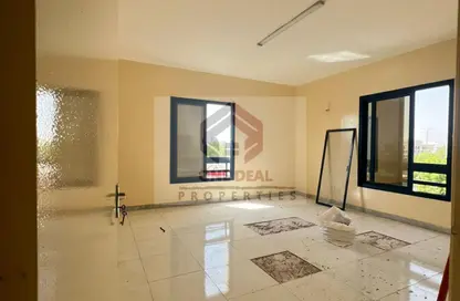 شقة - 3 غرف نوم - 3 حمامات للايجار في المقاطعة المركزية - العين