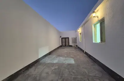 Apartment - 2 Bedrooms - 2 Bathrooms for rent in Madinat Al Riyad - Abu Dhabi